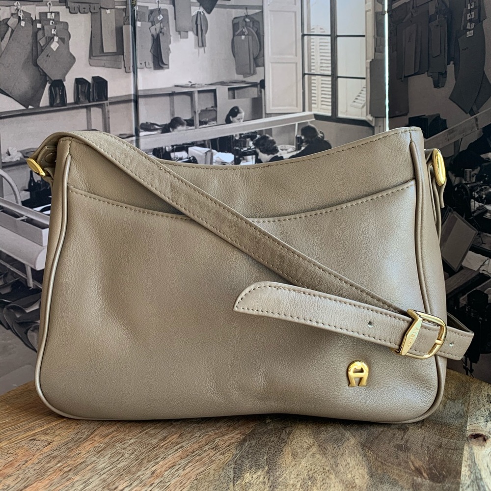 Vintage Etienne Aigner crossbody bag